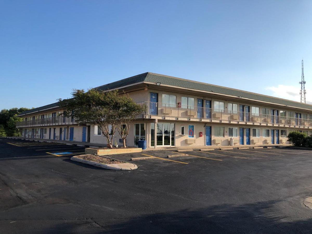 Motel 6-Clute, Tx Exterior photo