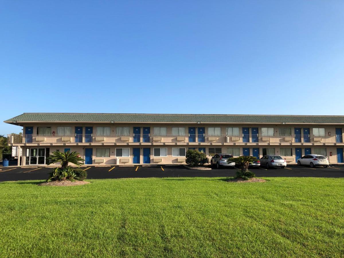Motel 6-Clute, Tx Exterior photo